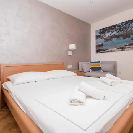 Antonio - One Bedroom With Balcony And Sea View - 3 Apartment Tučepi